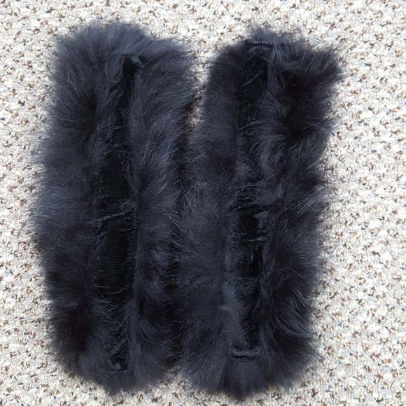 Black dyed Fox Fur Slap Closure Cuffs/Bracelet - Picture 5 of 5